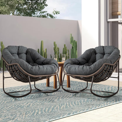 Scandinavian Swing: Modern Egg Chair with Cozy Comfort