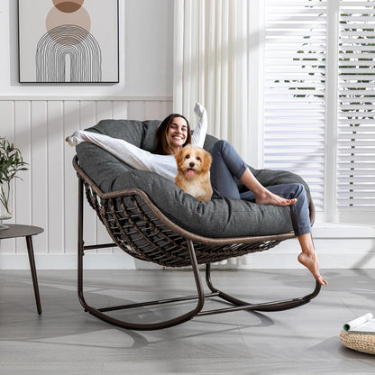 Scandinavian Swing: Modern Egg Chair with Cozy Comfort
